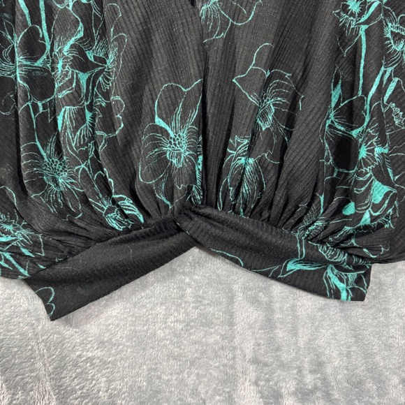 Free People One Dance Black Teal
Floral Print Top Kimono Dolman Sleeve
XS - Picture 7 of 16